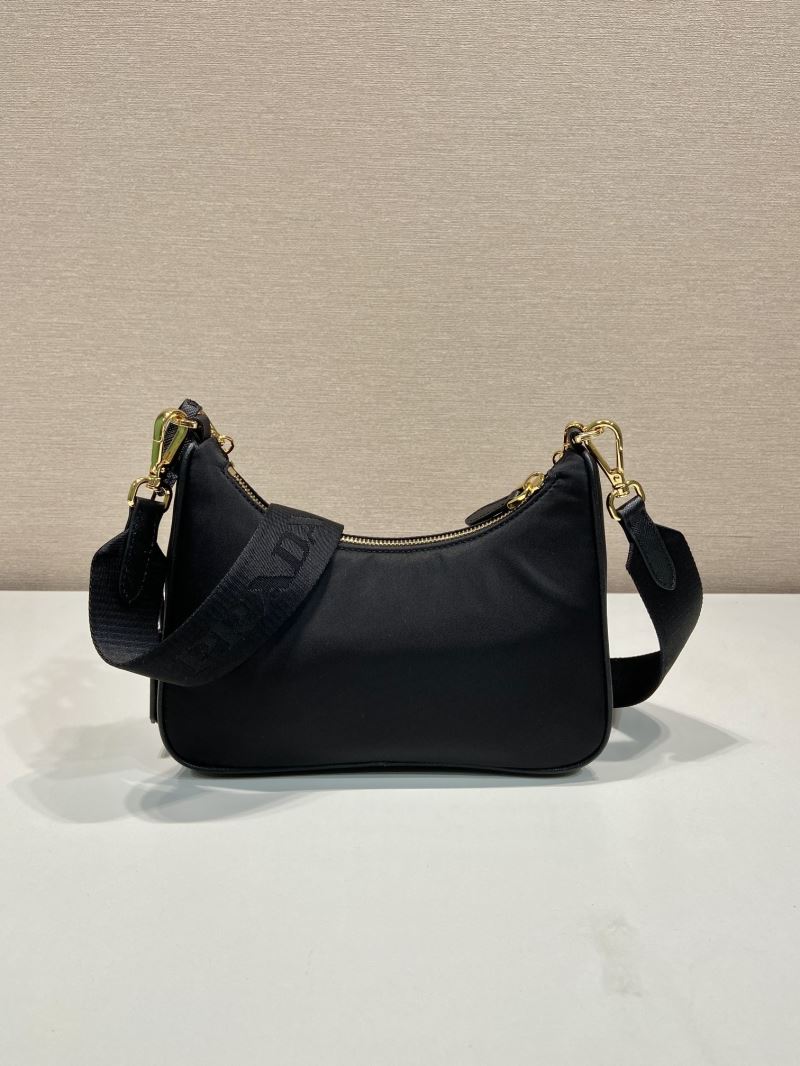 Pra*a waist chest packs